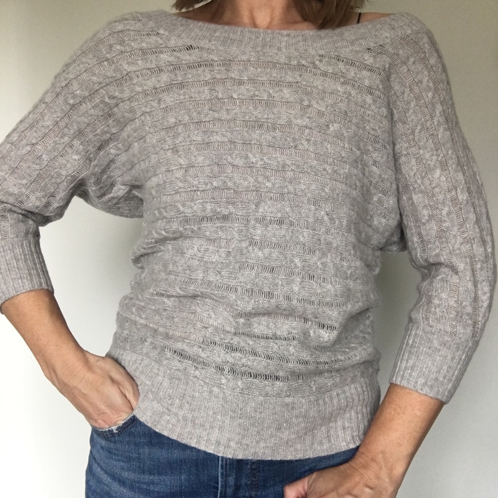 NWT American Eagle Outfitters Cable Knit Dolman Sweater, size Medium ❤️